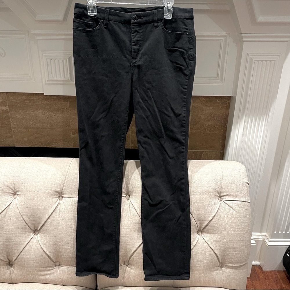 BO: Chicos So Lifting Slim Leg Chico Size 1.5 Short or 10 Short Black stretchy
